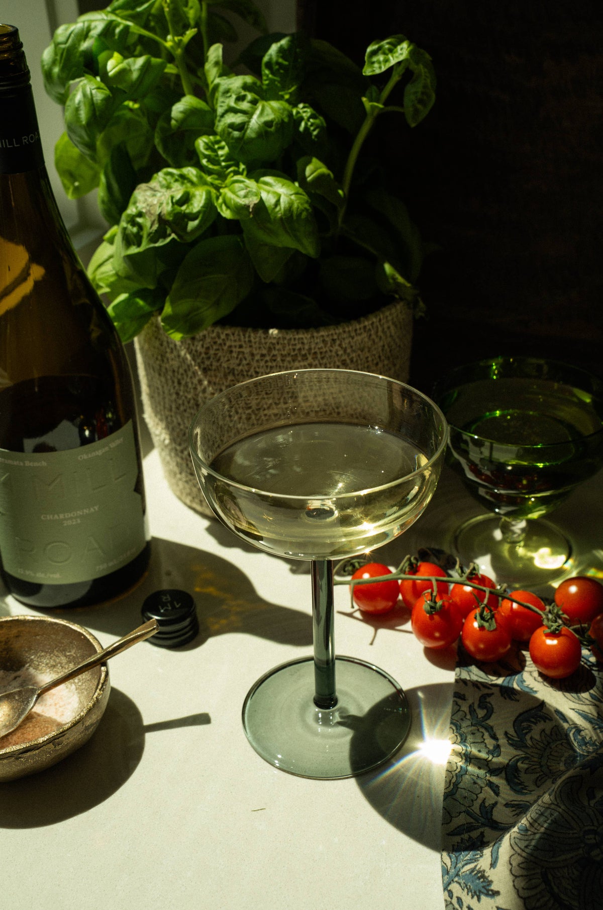Aura Coupe Glass/ Smoke