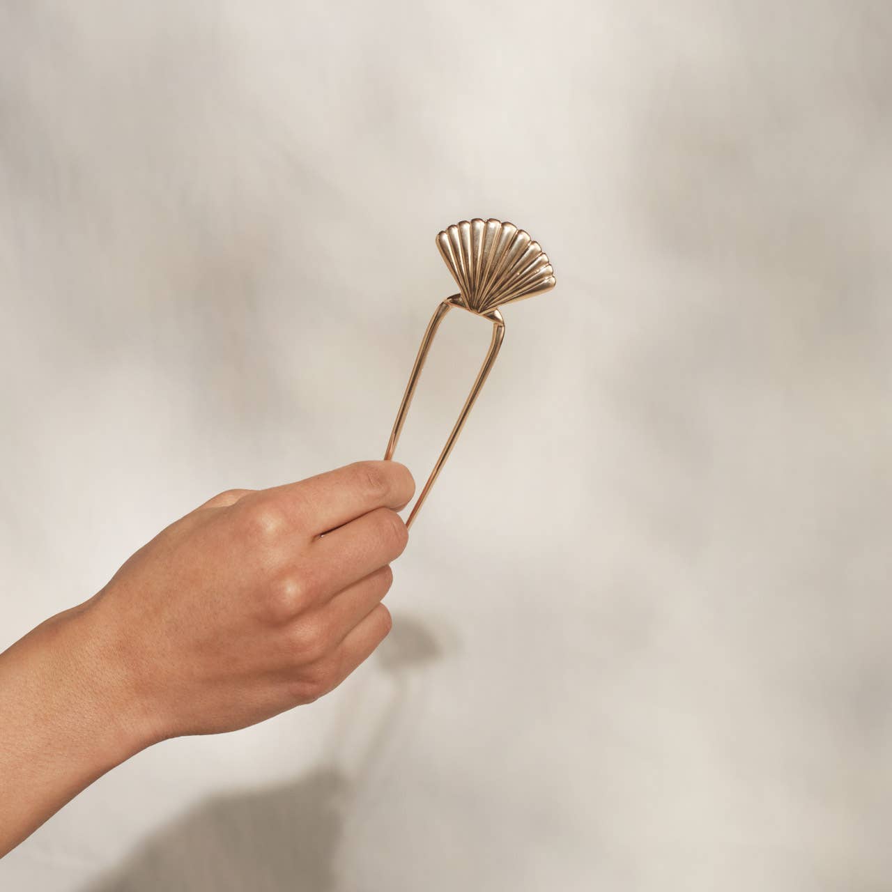 Metal Clam Shell French Hair Pin / Gold - From Juniper With Love