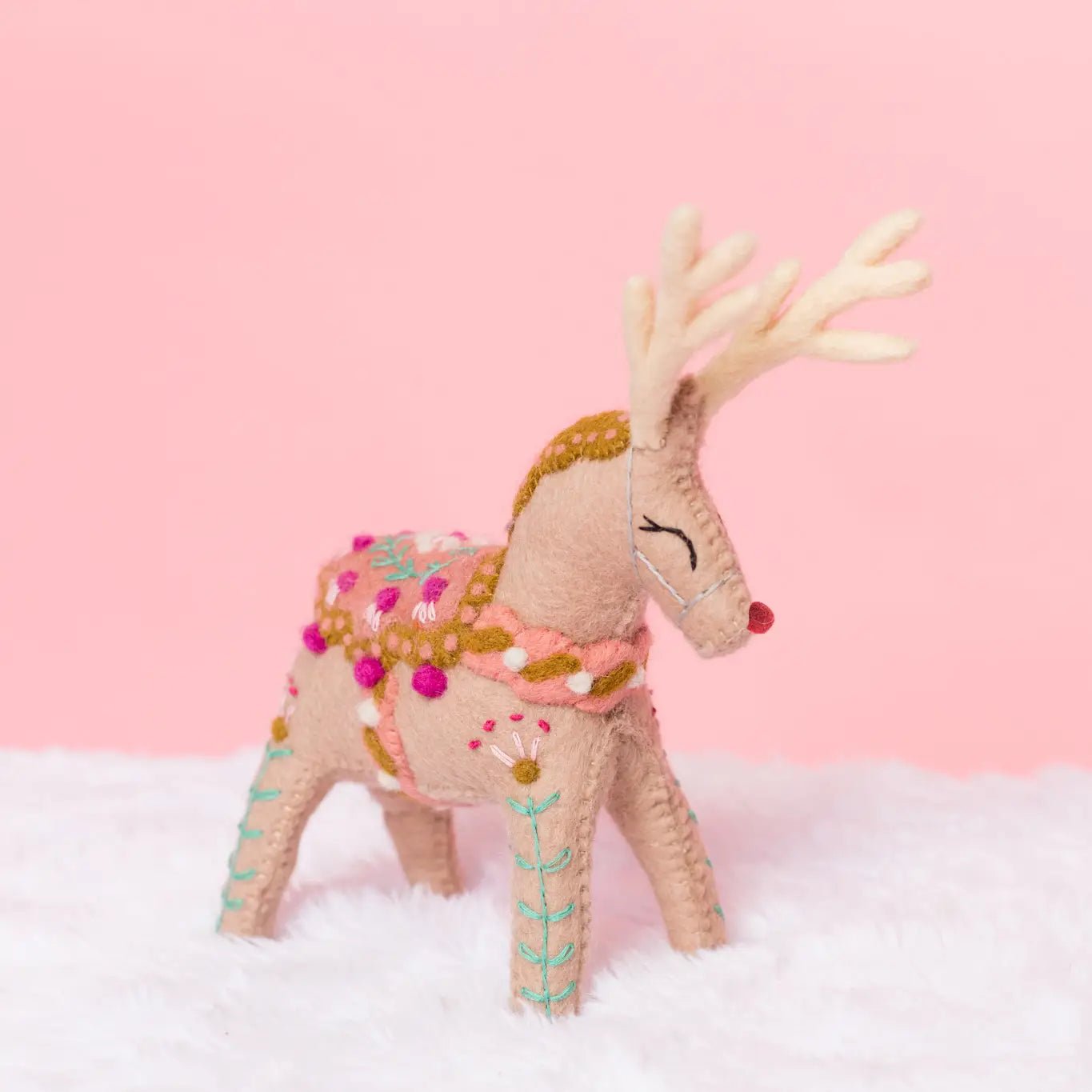 Reindeer Mantel Topper / Natural - From Juniper With Love