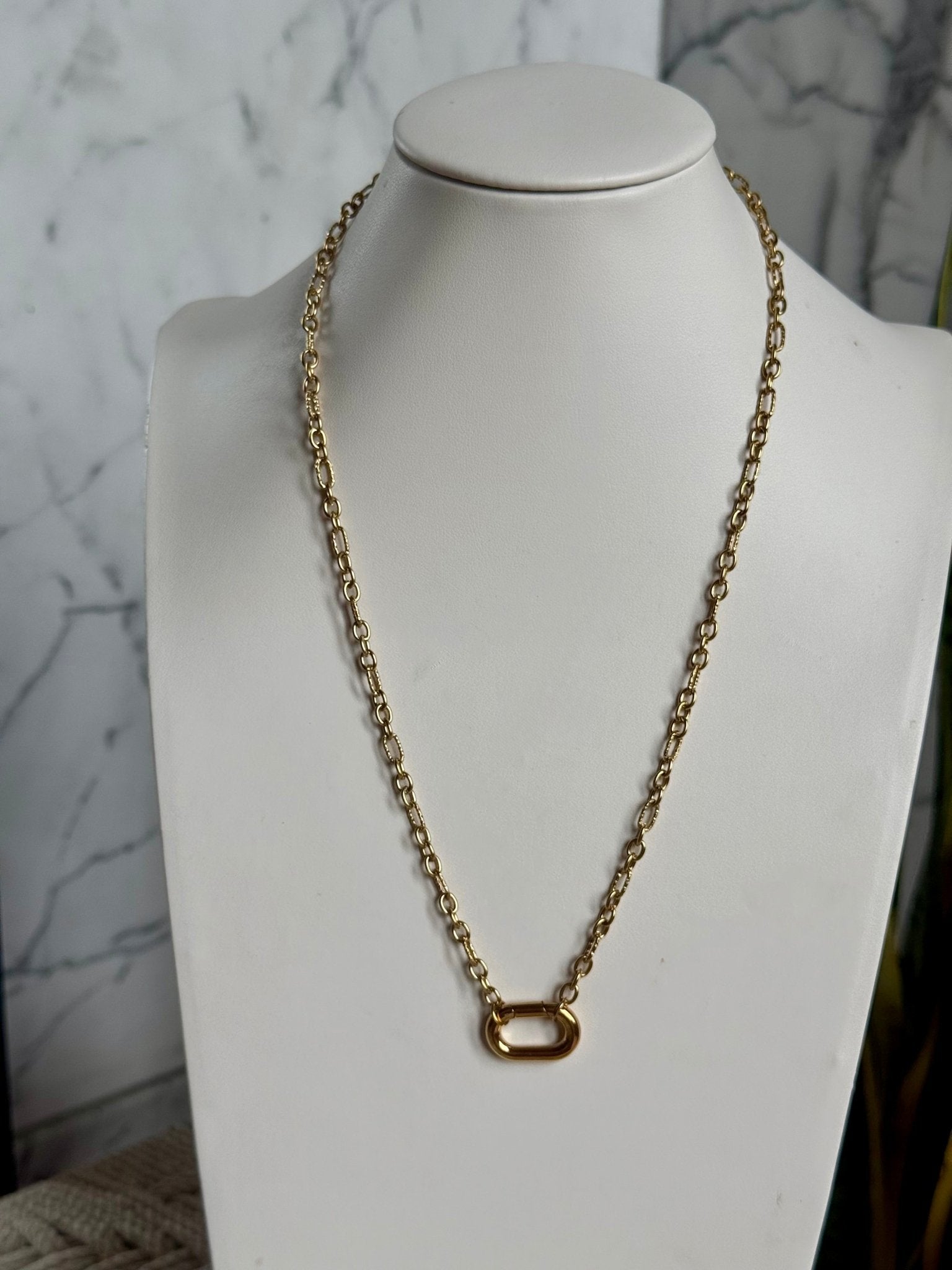 Signature Chain Classic Rolo necklace, gold-tone with oval-link chain
