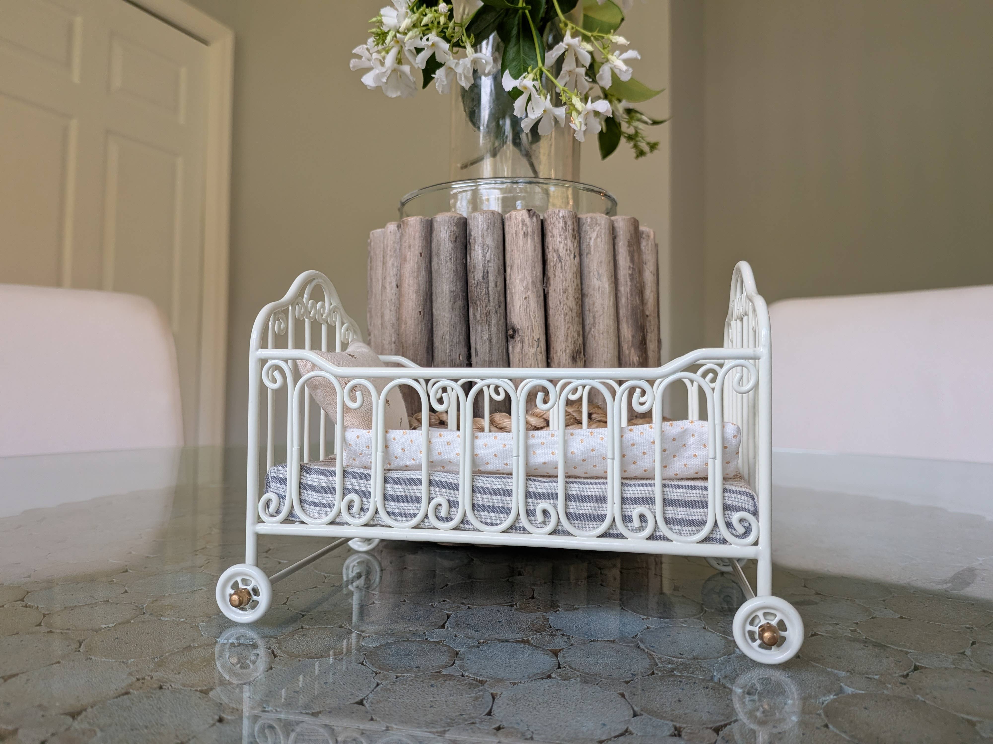 Levlovs Miniature Metal Bed 