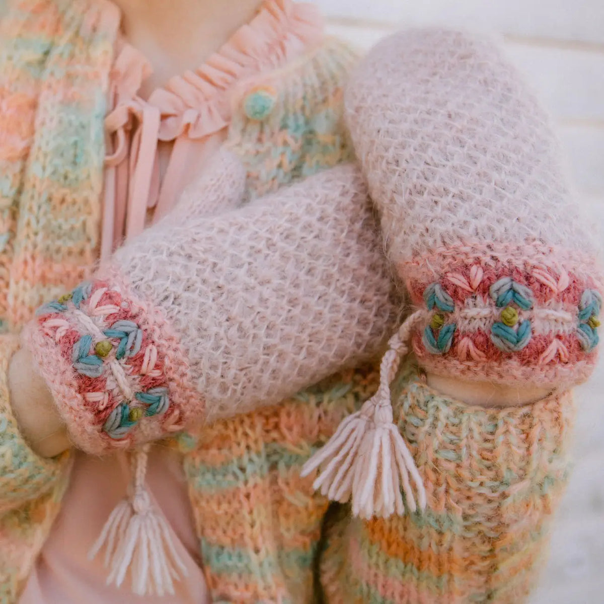 Geneva Mittens / Blush