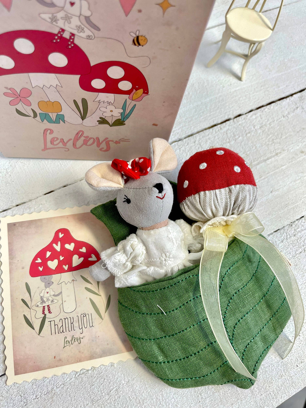 Mouse and the Mushroom Wonder Forest Set Red