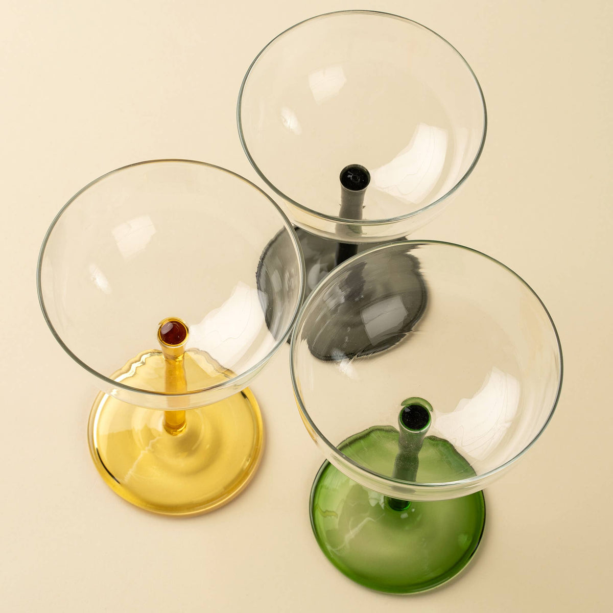 Aura Coupe Glass/ Smoke