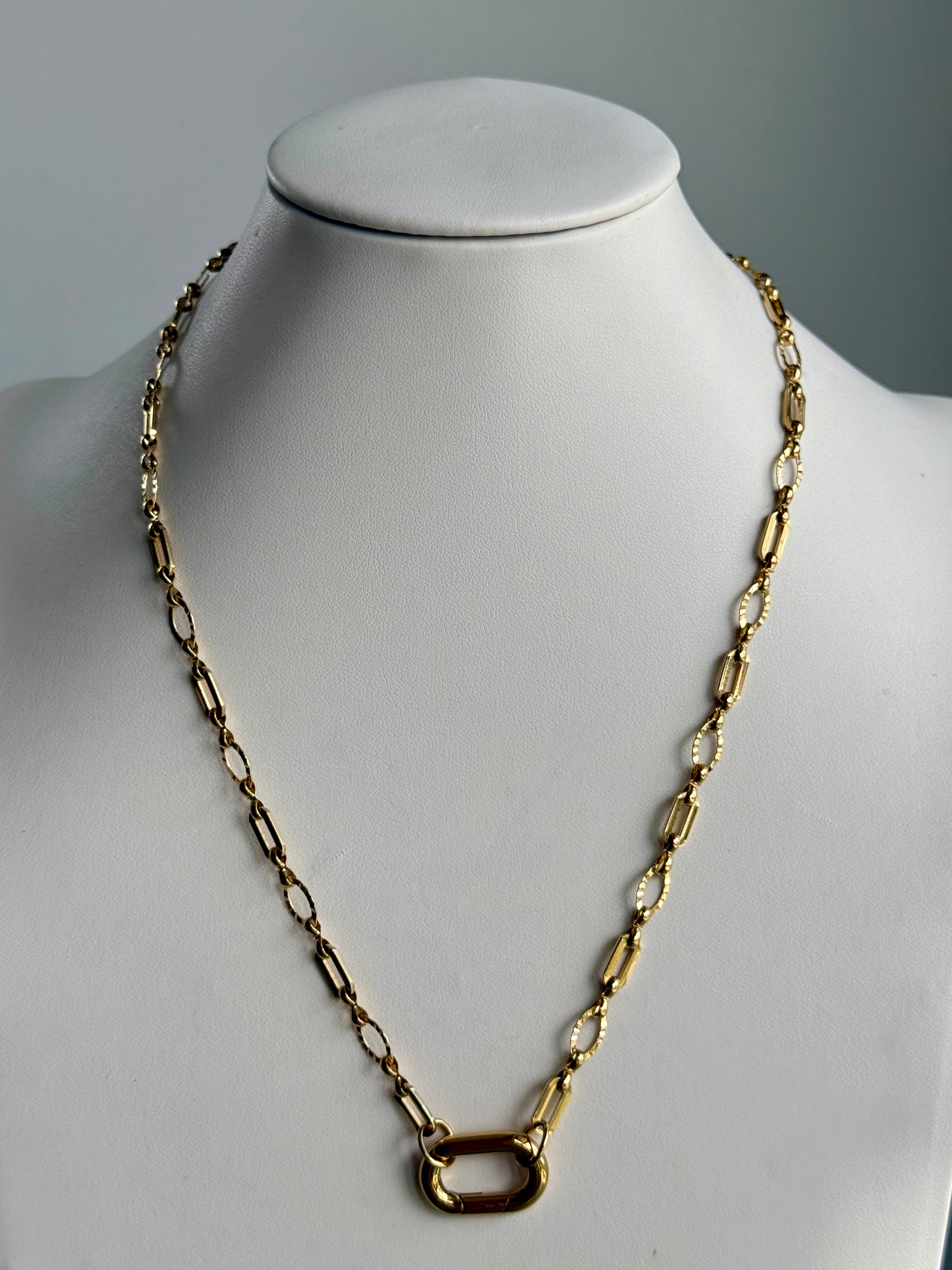 Signature Chain / Sculpted Link Necklace in gold-tone metal