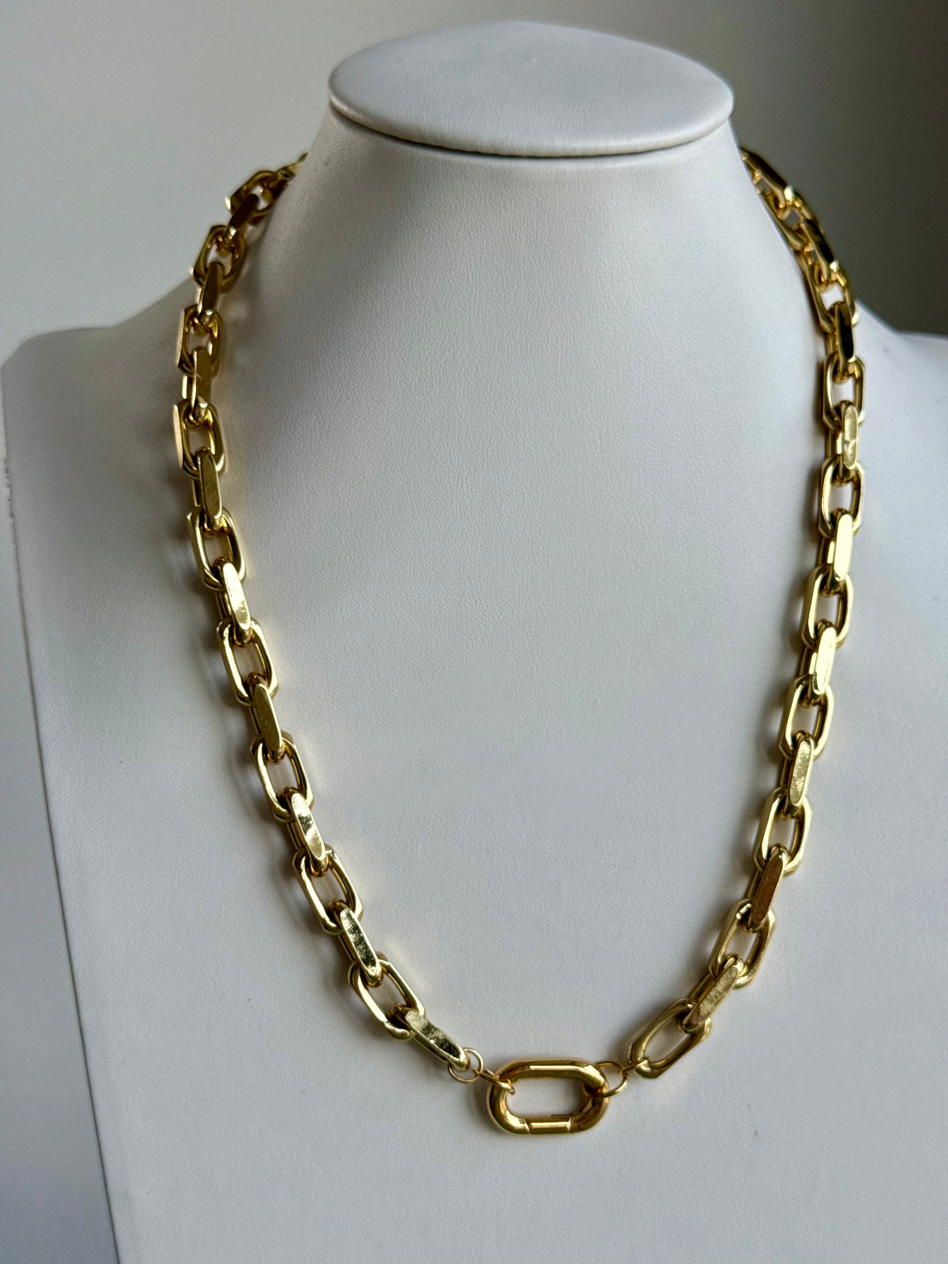Signature Chain / Chunky Paperclip necklace in gold tone with oversized links
