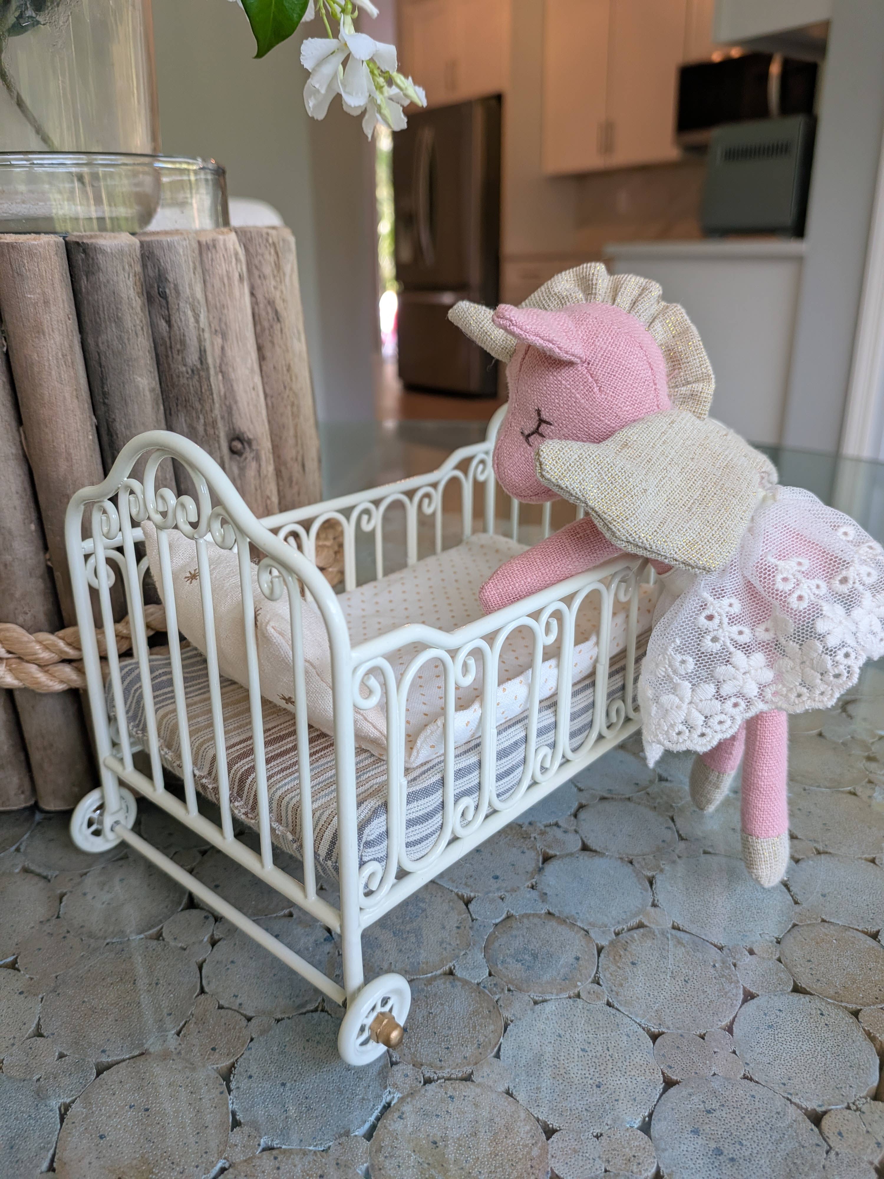 Levlovs Miniature Metal Bed 