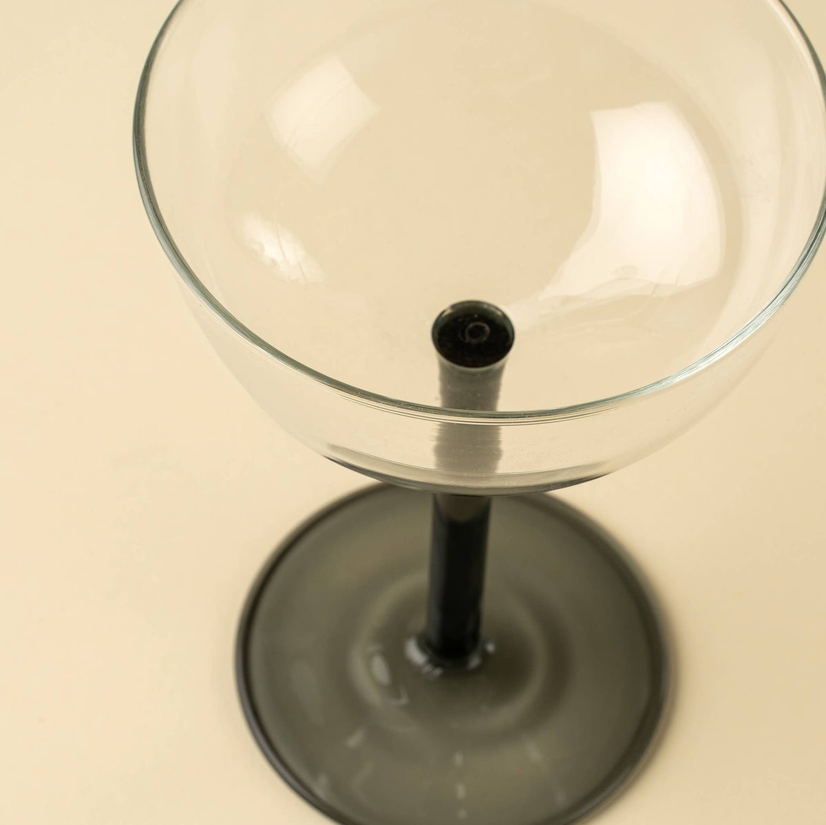Aura Coupe Glass/ Smoke