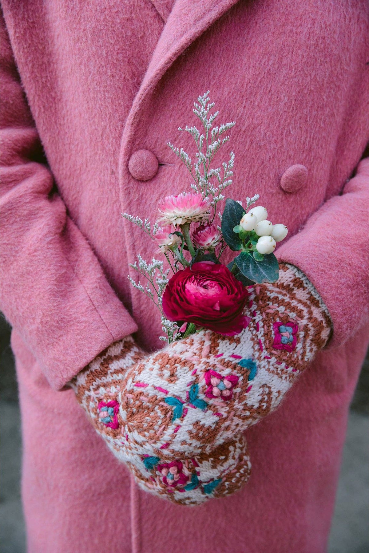 Ingrid Mittens / Natural