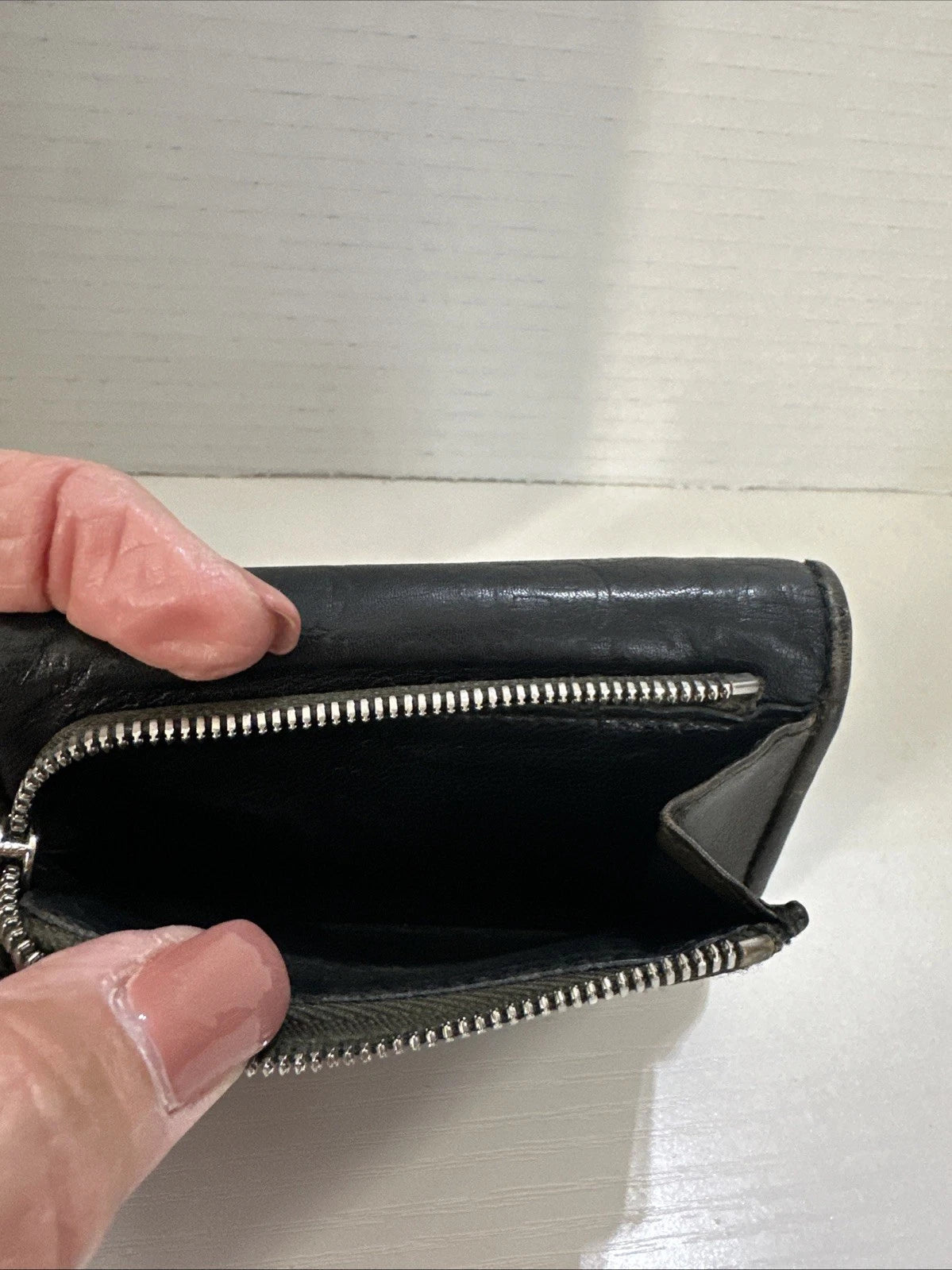 Gucci Black Leather 6 Key Case Wallet / GG Embossed - From Juniper With Love