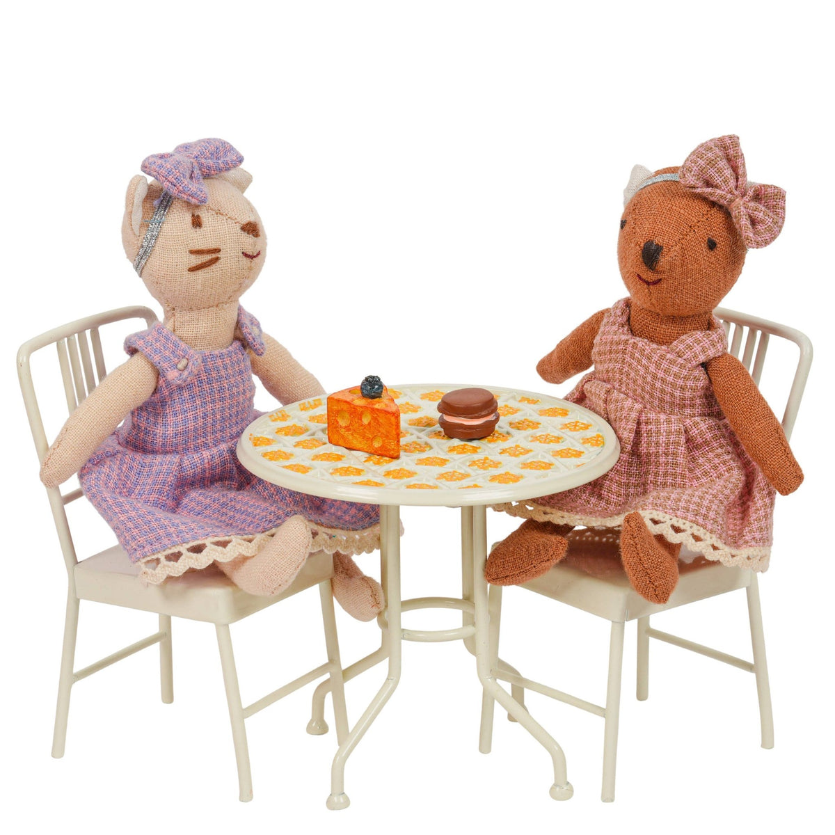 Levlovs Table & Chairs / Sunny Yellow - From Juniper With Love